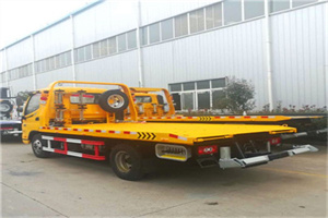 平凉附近拖车救援搭电